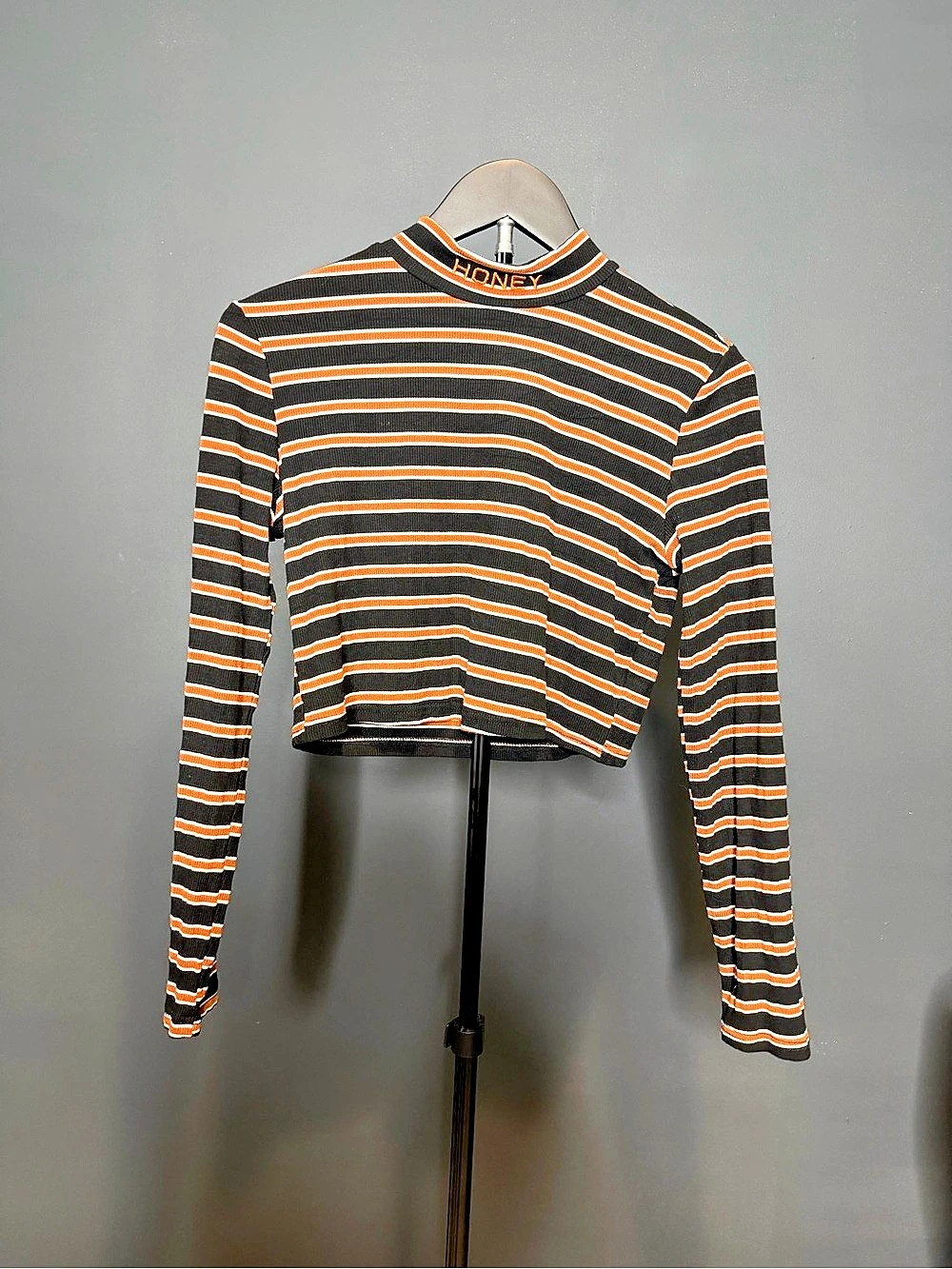 HONEY Striped Cropped Long Sleeve Top in Black & Orange Size Small